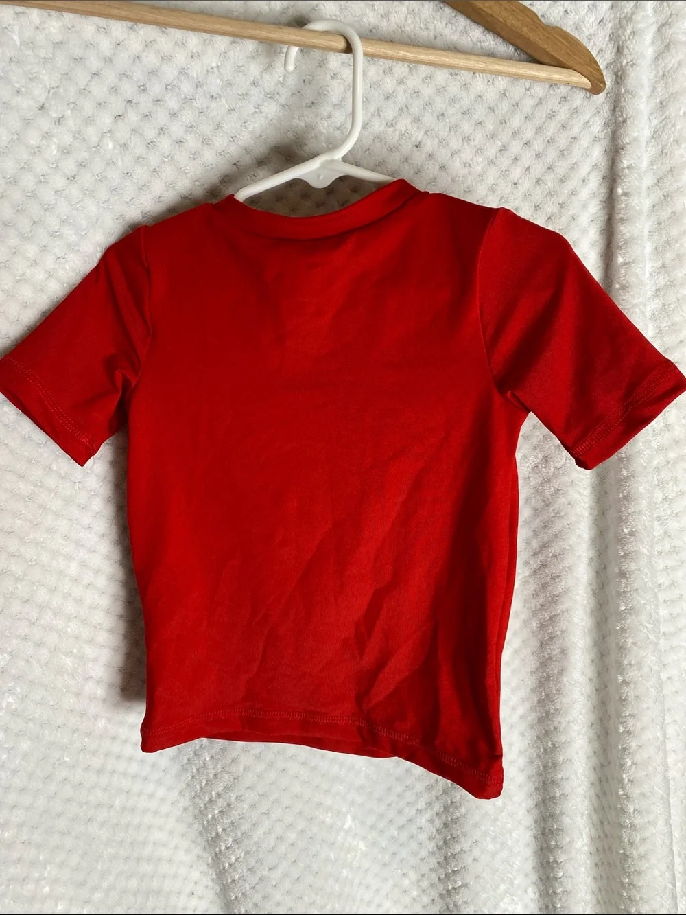 Cat & Jack Solid Red Kids Short Sleeve Rashguard Tee